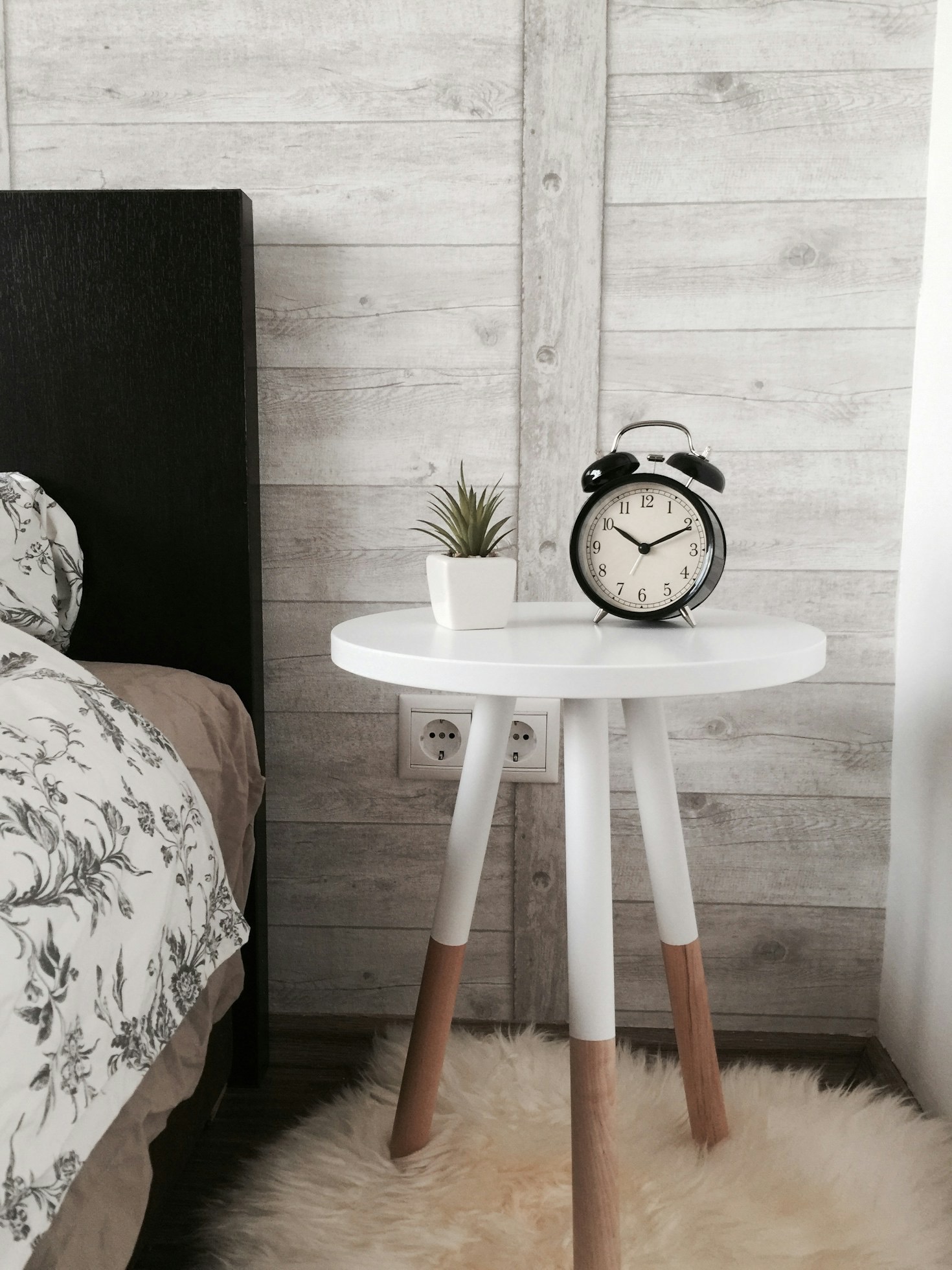 How to Create a Sleep-Friendly Bedroom Environment